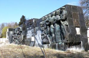 Львів: Радянські символи перевезуть до музею